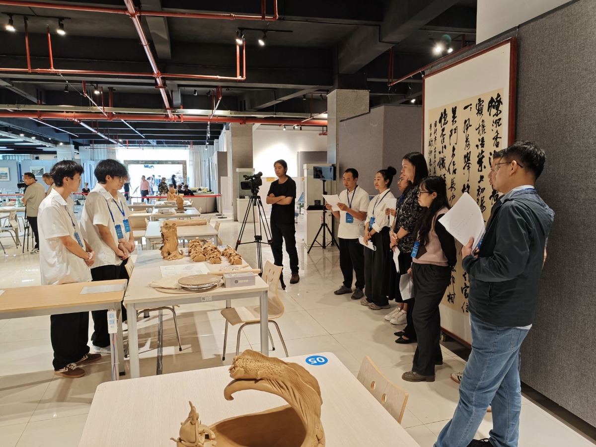 技炫青春 能創未來 | 2025年云南省職業院校技能大賽工藝美術品設計與制作賽項高職組在楚雄開賽